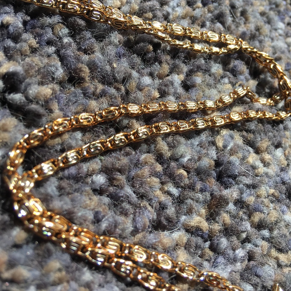 Vintage Glitzy Sun Pendant Necklace - Picture 6 of 15